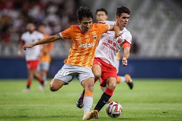 国内足球俱乐部存在运营亏损的原因有哪些？