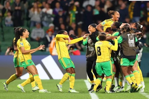 为什么世界杯和欧洲杯等国际足球比赛只有四年一次？