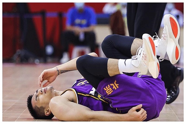 CBA假摔裁判会怎么判？